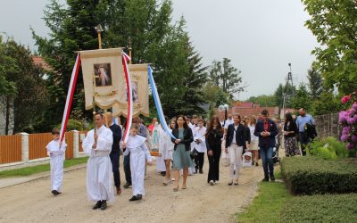 Boże Ciało 2020 i poświęcenie odnowionego Krzyża w 25-lecie jego postawienia